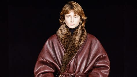 gucci annonce fausse fourrure|Fourrure animale : Ces marques y renoncent officiellement.